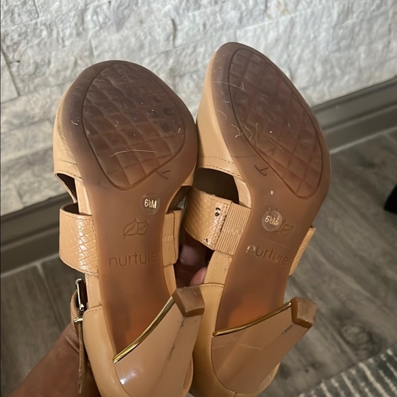 Nurture by Lamaze Tan heels  with Adjustable Strap size 6 1/2 - Picture 7 of 12